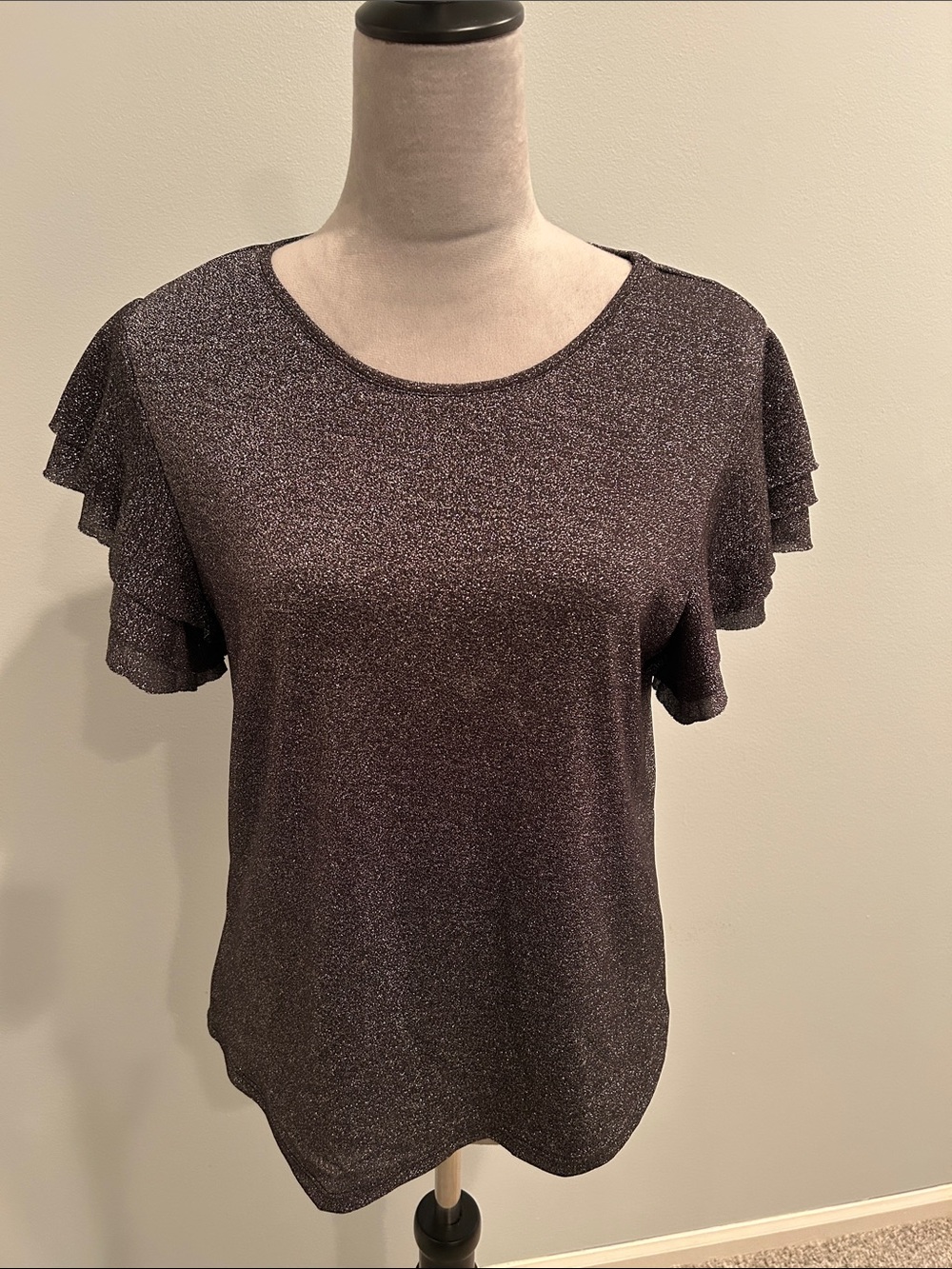 Vince Camuto Black Top with Silver Lurex L